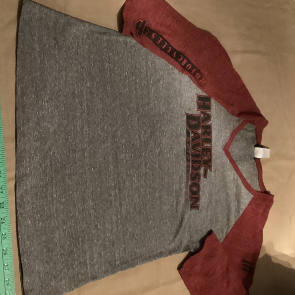 EUC Harley-Davidson Womans Red and Gray Tee